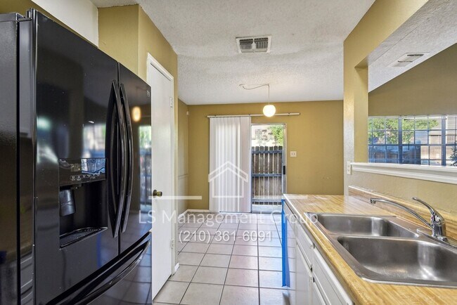 Building Photo - 6702 Windsor Hollow Dr