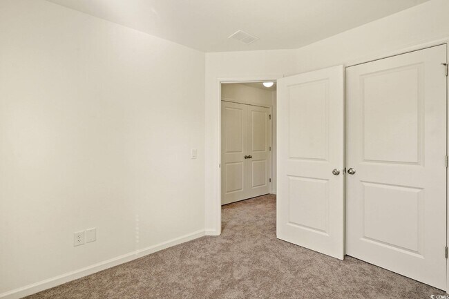 Building Photo - 300 Cherwell ct