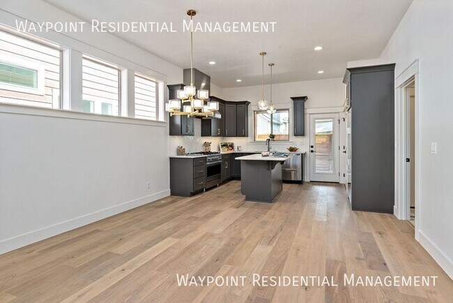Building Photo - 2457 N Ashgrove Ln