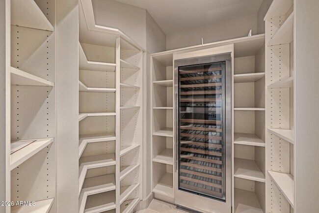 Building Photo - 8406 E Calle Buena Vista