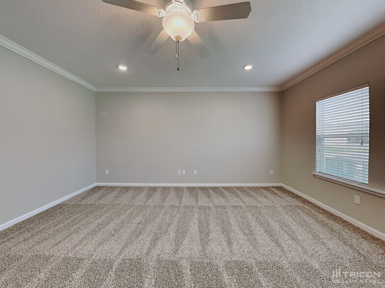 Building Photo - 10149 Dogwood Creek Dr