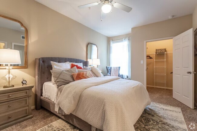 Building Photo - Limited Time – $750 Gift Card with Move-In!