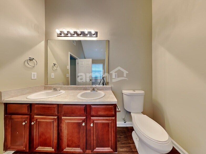 Building Photo - 6649 Overlook Rdg