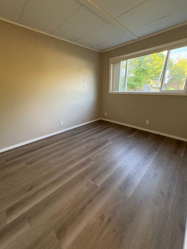 Building Photo - AI - 05 - Avon St