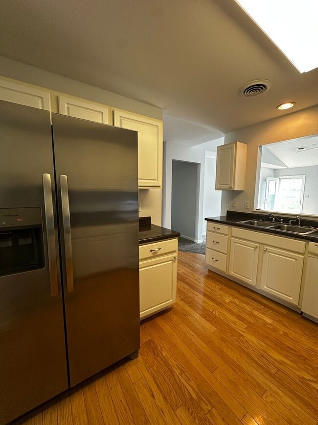 Building Photo - 1643 Wood Song Ln