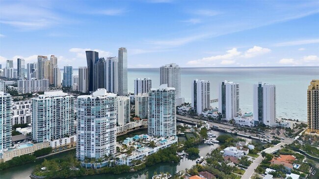 Building Photo - 16500 Collins Ave