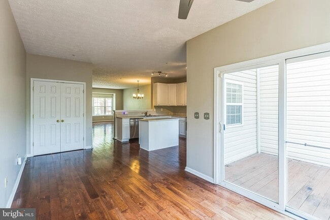 Building Photo - 4226 Lavender Ln