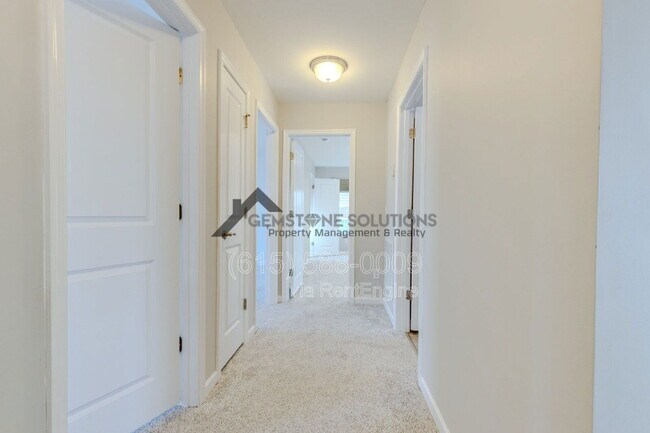 Building Photo - 2704 Orleans Dr