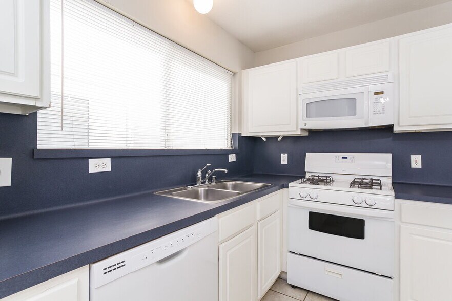 Building Photo - 10202 Farrell Dr