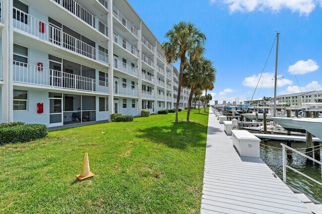 Building Photo - 108 Paradise Harbour Blvd