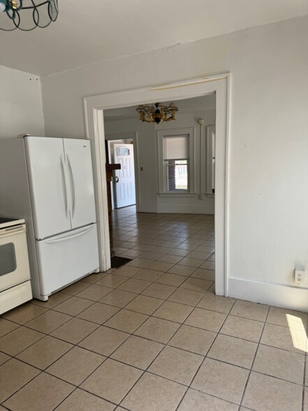 Building Photo - 232 Sassafras St