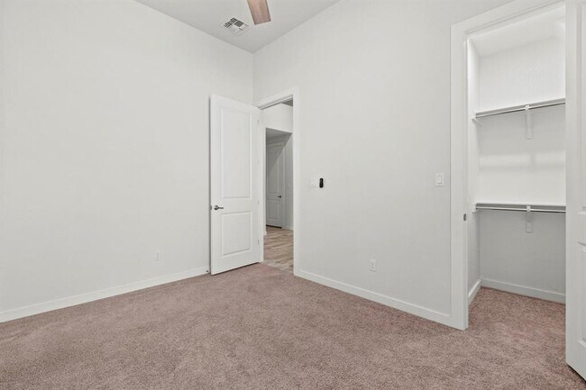 Building Photo - 1204 Texas Ash Ln