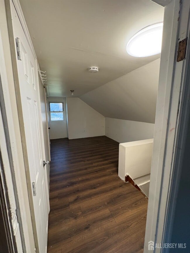 Building Photo - 903 Park Ave