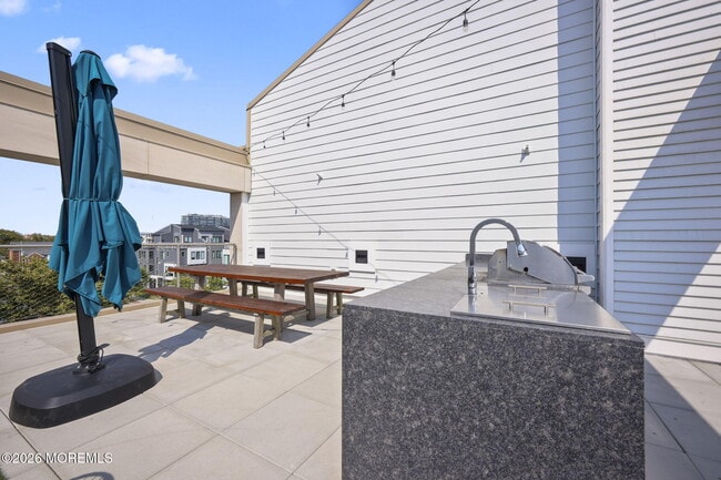 Building Photo - 601 Heck St