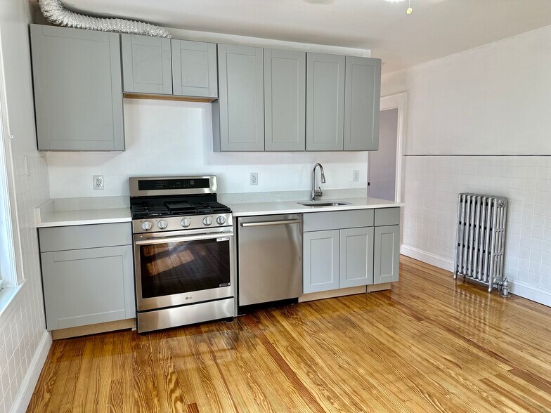 Building Photo - 227 Hamilton Ave