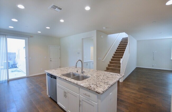 Building Photo - 3936 Purple Finch Ln