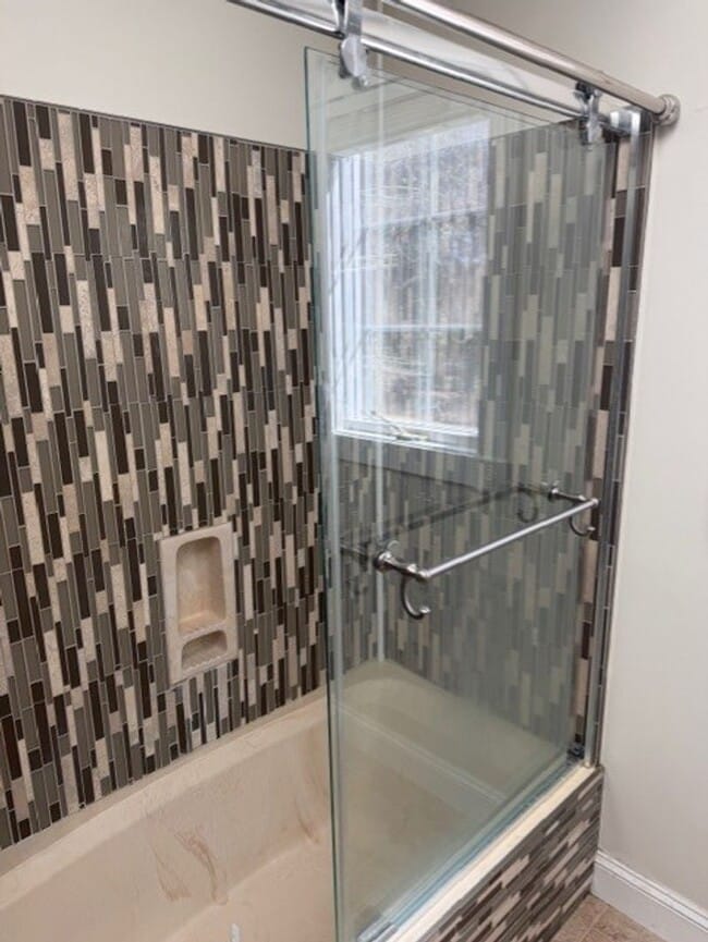 Building Photo - Welcome To Midway Farms NO HOA