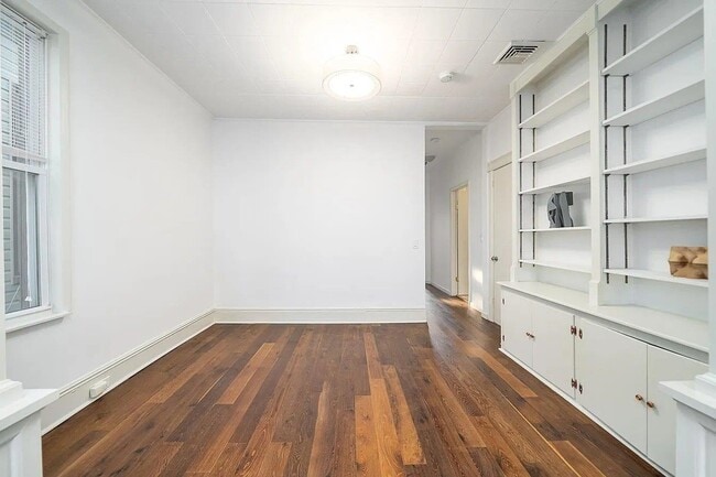 Building Photo - 2507 Palisade Ave