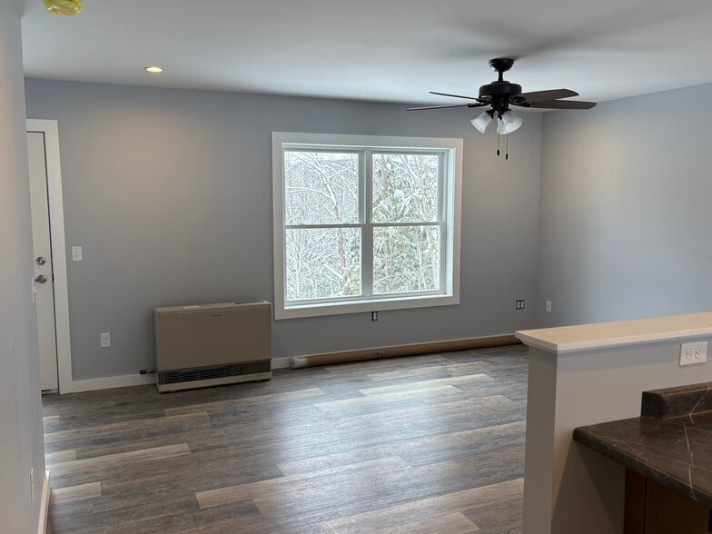 Living Room - 867 Upper Pleasant Valley Rd