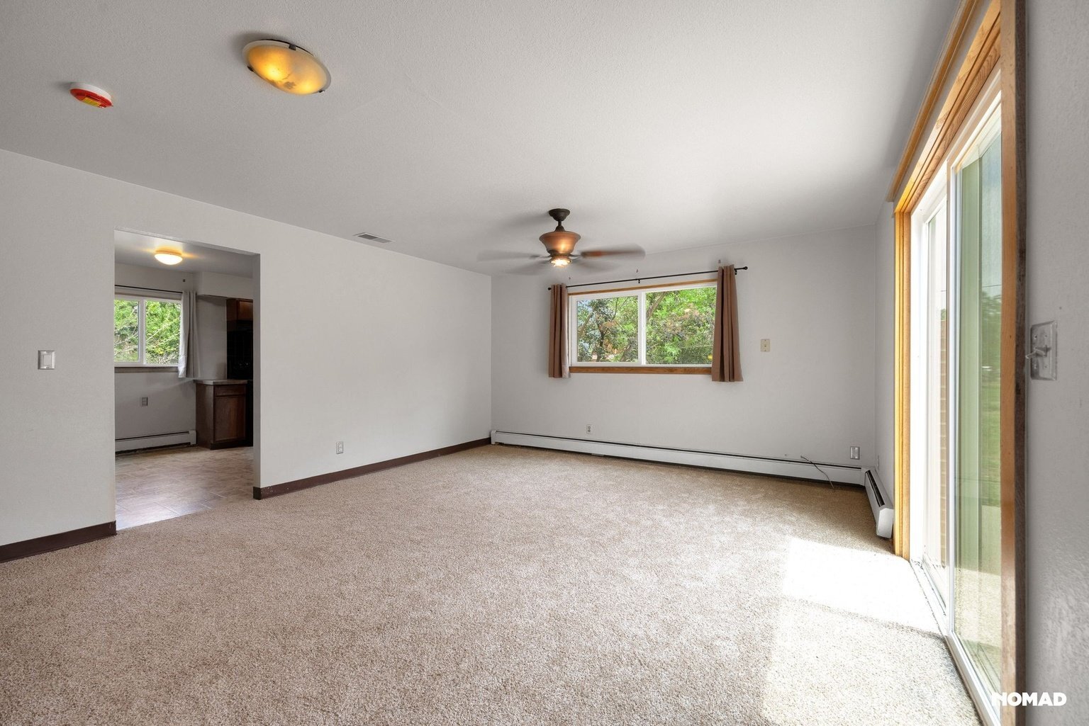 Building Photo - 3636 Royal Dr