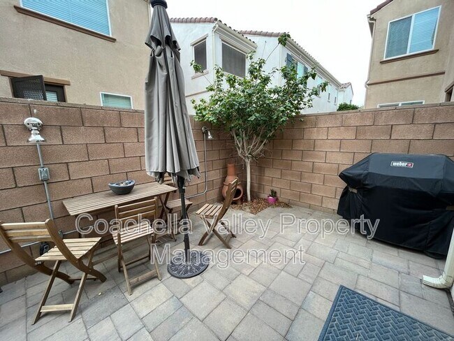 Building Photo - 321 Paseo Gusto