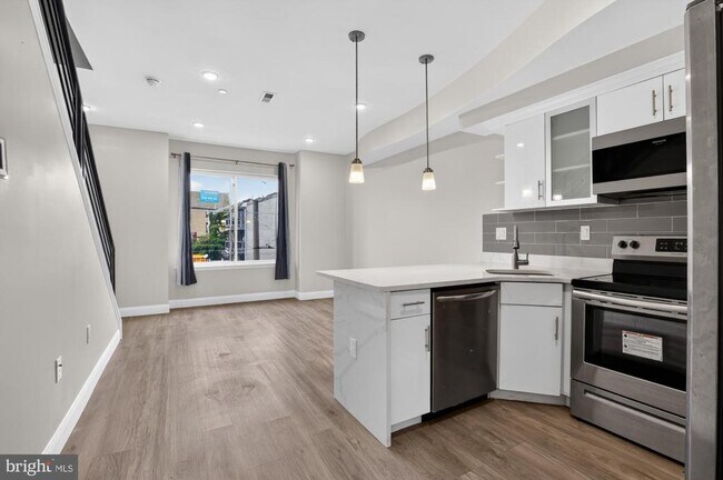 Building Photo - 519 N 11th St