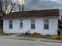 Building Photo - 202 S Ash St