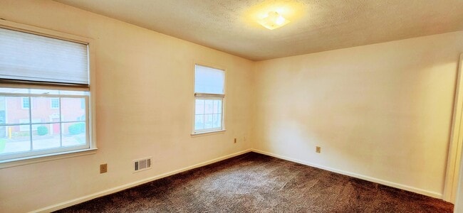 Building Photo - 5595 Executive Way