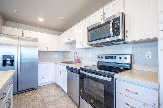 Building Photo - Ho’opili Gem Townhouse – 2-Bed, 2-Bath Ups...