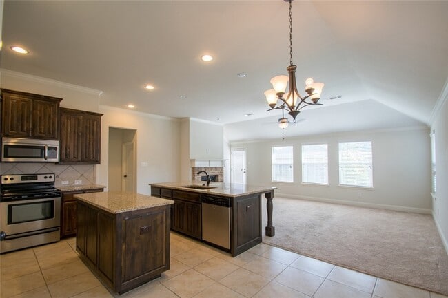 Building Photo - 733 Poncho Ln