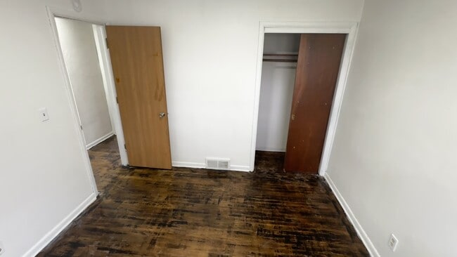 Building Photo - 3535 Robey Ave