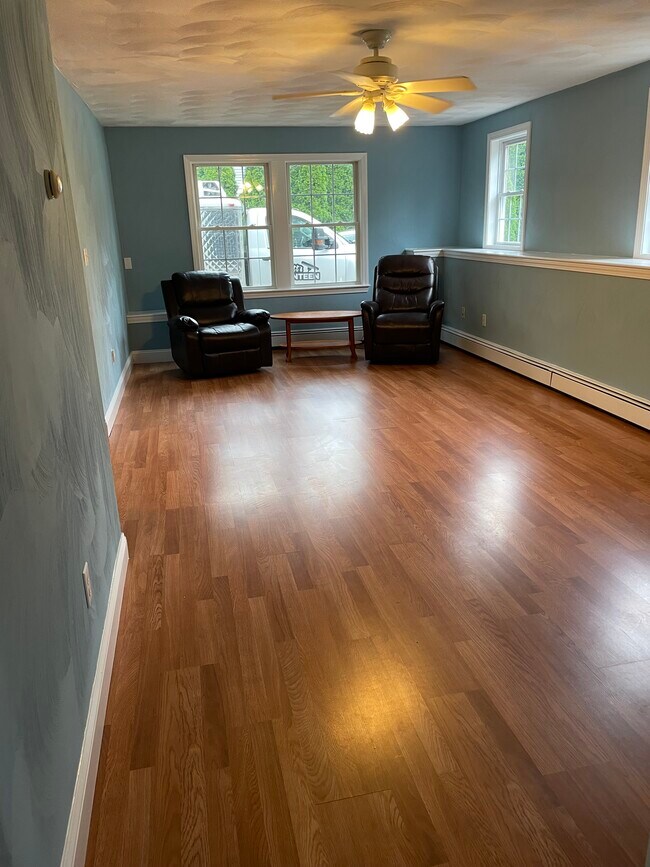 Building Photo - 5 Exeter Rd