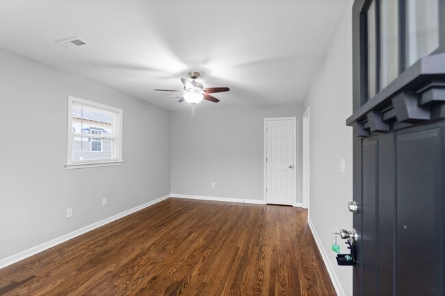 Building Photo - 904 Richardson St