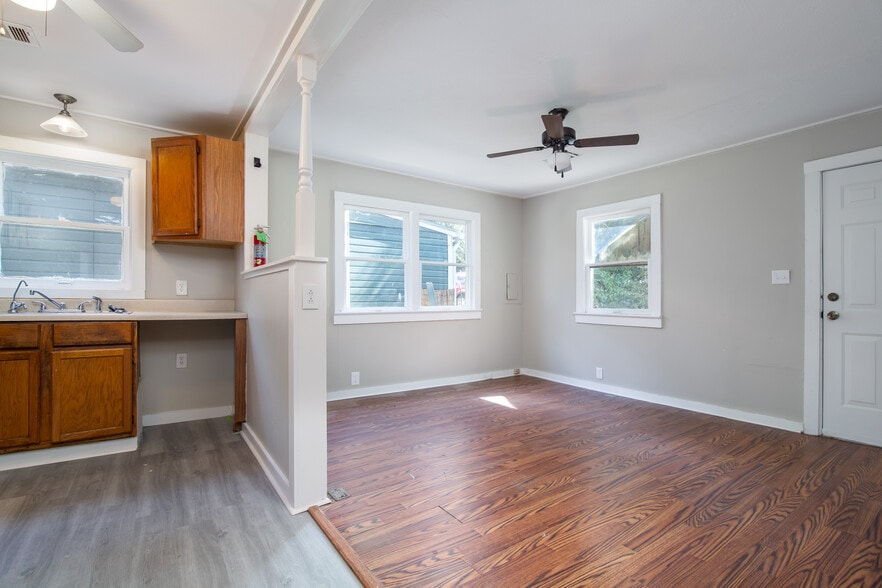 Building Photo - 503 Webster St