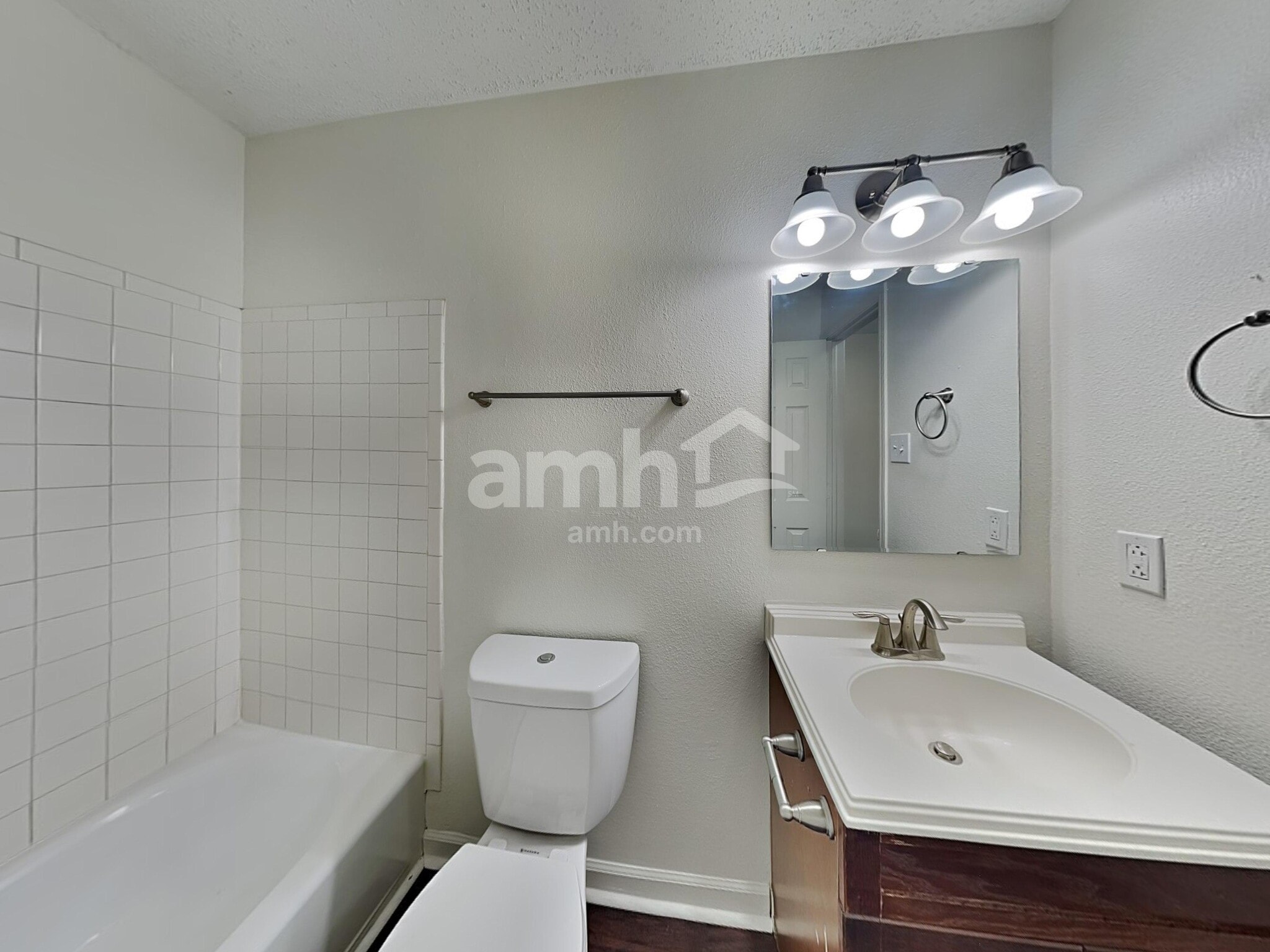 Building Photo - 5624 Grassy Bank Dr