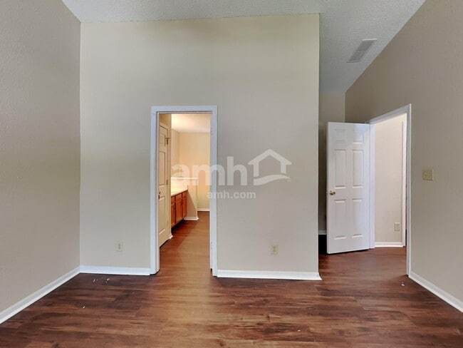Building Photo - 5123 Milhouse Rd