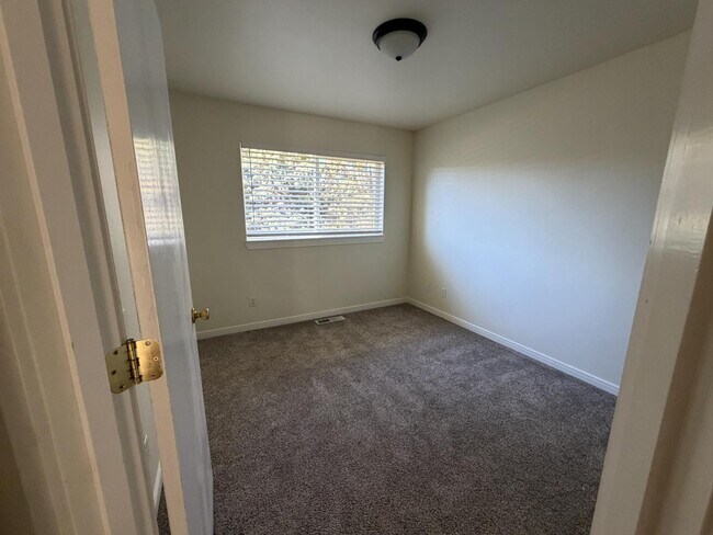Building Photo - 2255 NW Monterey Pines Dr