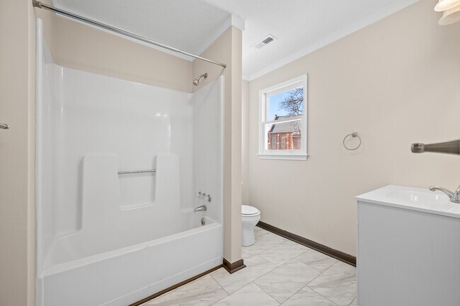 Building Photo - 1015 Cabell St