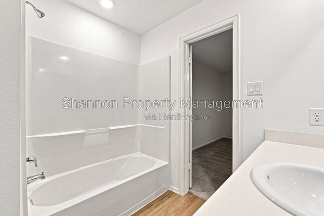 Building Photo - 7227 Gorrion Dr
