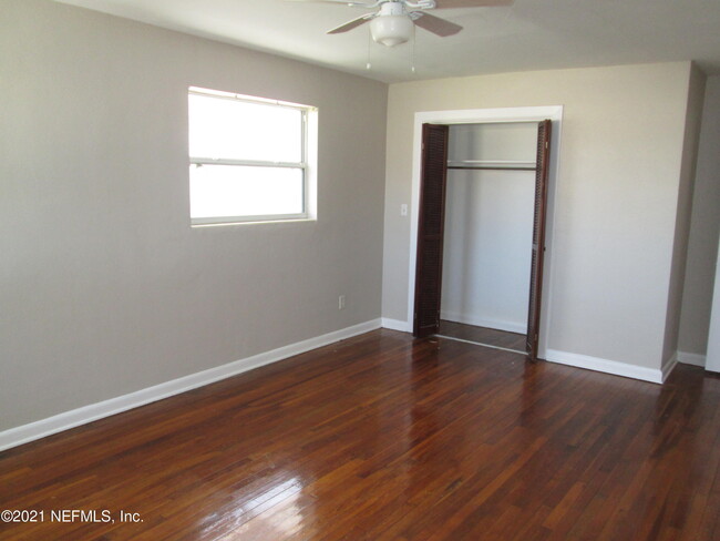 Building Photo - 1311 4th St N