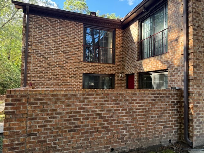 Building Photo - 720 Coventry Ln