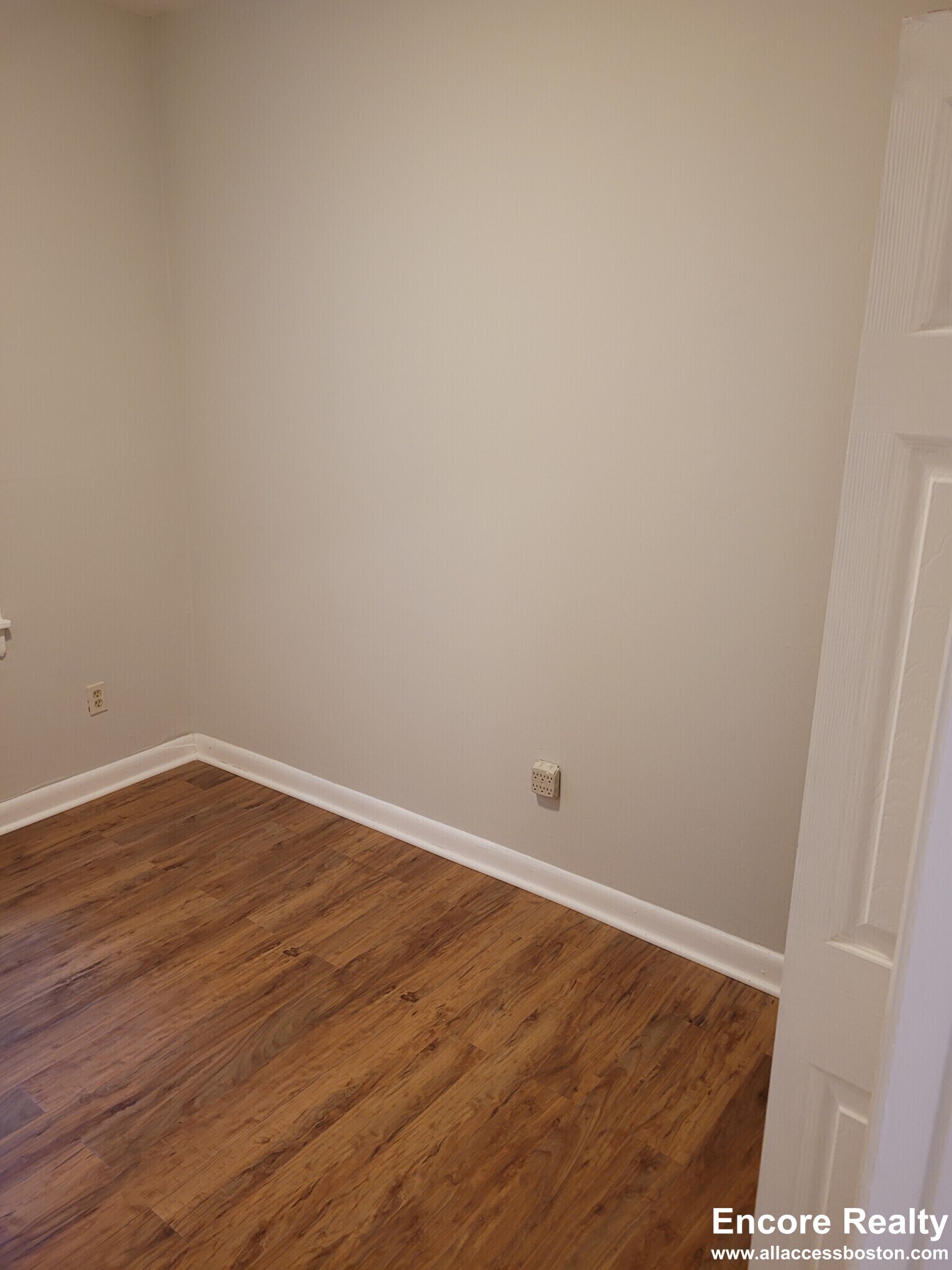 Building Photo - 145 Endicott St