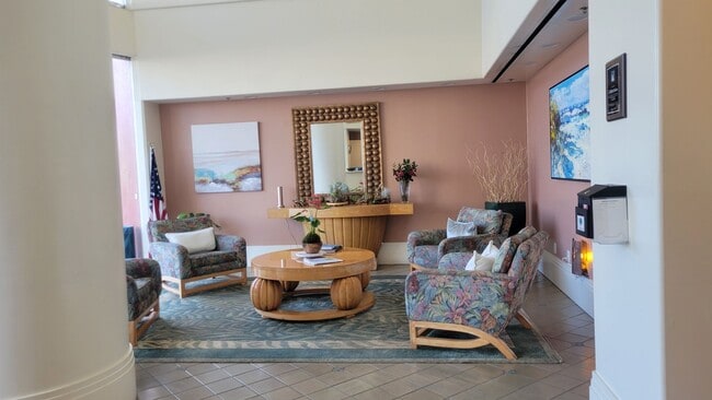 Building Photo - Fully Furnished 1 Bed 1 Bath 1 Parking in ...