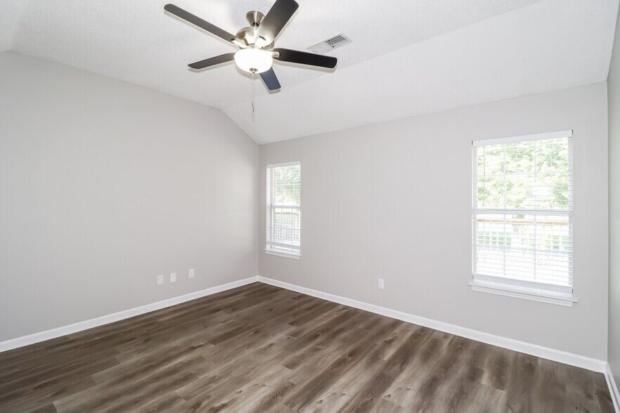 Building Photo - 9598 Daly Dr