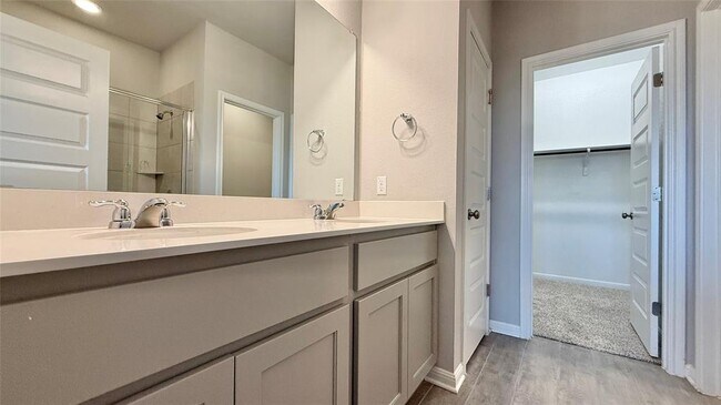 Building Photo - 12411 Zenyatta Dr