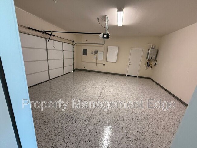 Building Photo - 30460 Arroyo Spgs St