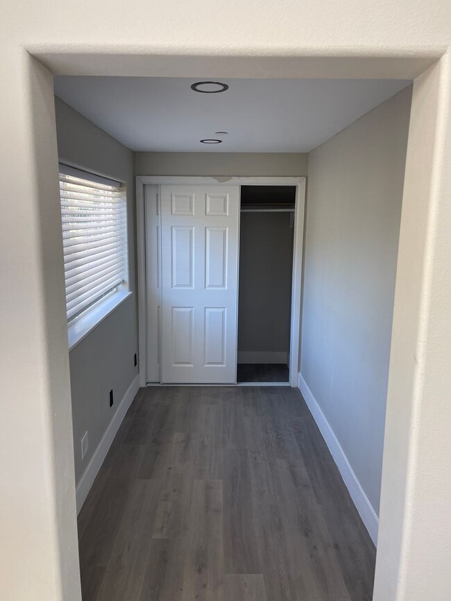 Building Photo - Magalia-2 bed 2 bath, second story duplex,...
