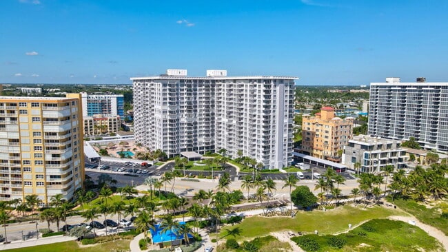 Building Photo - 405 N Ocean Blvd