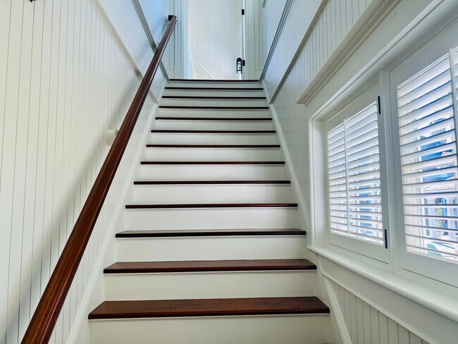 Building Photo - 3 Field Club Ln