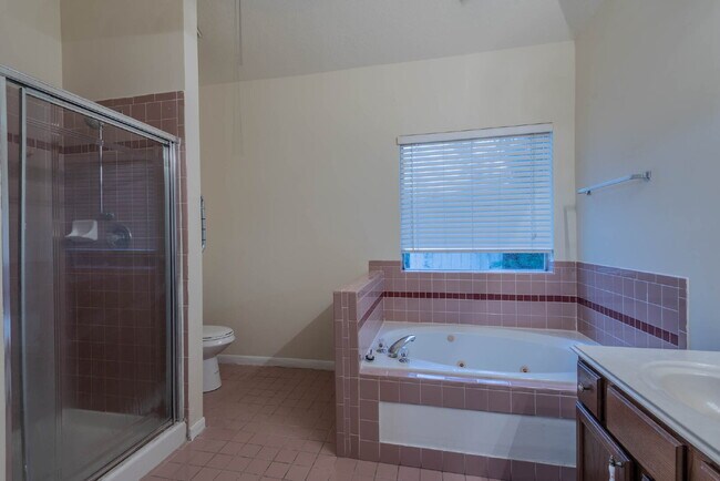 Building Photo - 17030 Macleish Dr